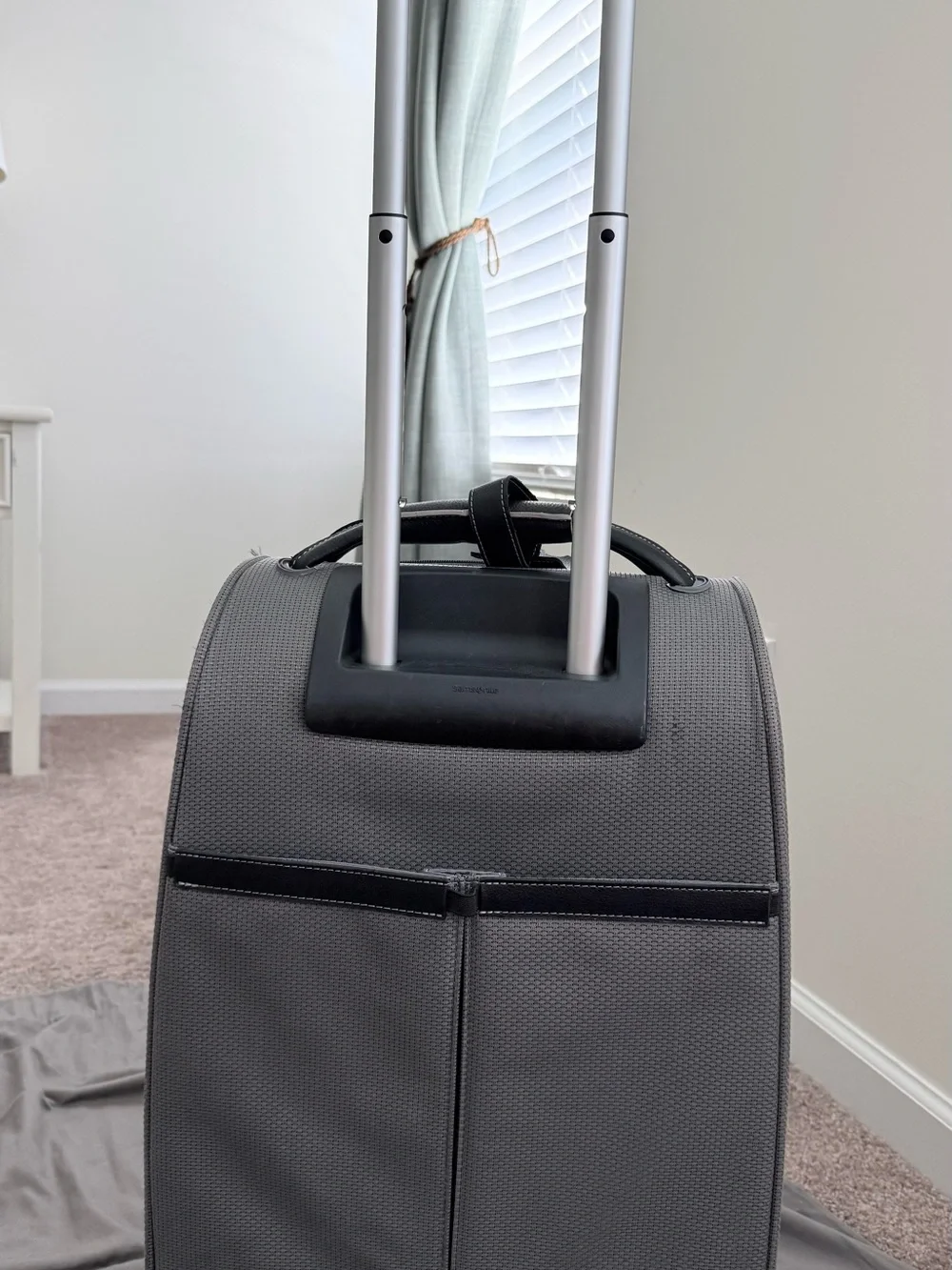 Samsonite 22-inch Expandable Carry-On Softside Luggage